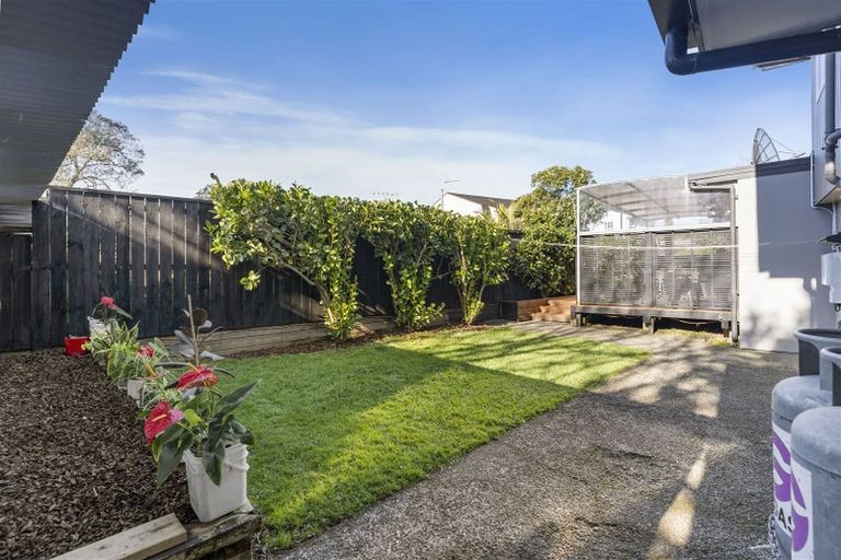 Photo of property in 10 Sanctuary Point, Sunnyhills, Auckland, 2010