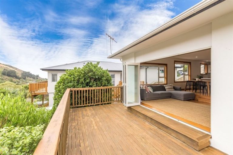 Photo of property in 36 Evans Pass Road, Sumner, Christchurch, 8081