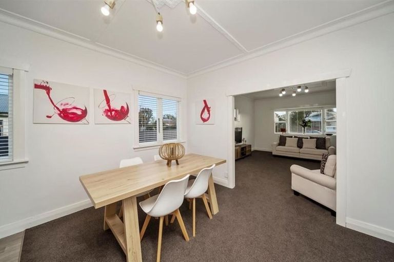 Photo of property in 18 Albion Street, Hawera, 4610