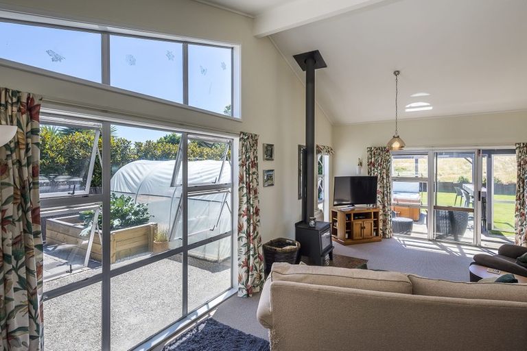 Photo of property in 3 Eatwell Avenue, Paraparaumu Beach, Paraparaumu, 5032