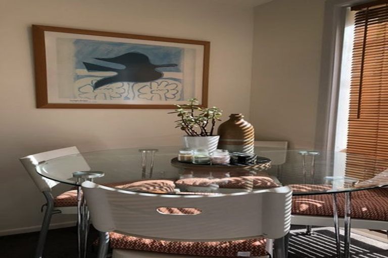 Photo of property in 34 Sandown Road, Rothesay Bay, Auckland, 0630