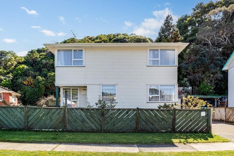 Photo of property in 112 Rangituhi Crescent, Takapuwahia, Porirua, 5022