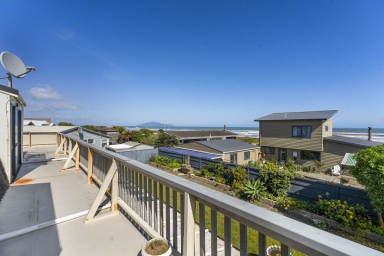 Photo of property in 3 Scott Avenue, Otaki Beach, Otaki, 5512