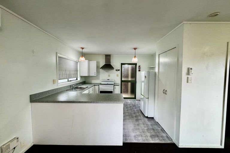 Photo of property in 21 Thomas Avenue, Te Atatu Peninsula, Auckland, 0610