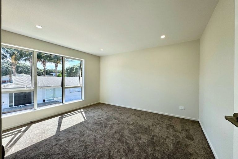 Photo of property in 118 Pigeon Mountain Road, Half Moon Bay, Auckland, 2012