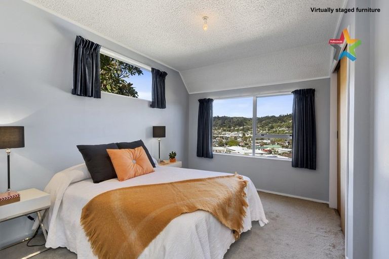 Photo of property in 1/15a Glen Road, Stokes Valley, Lower Hutt, 5019