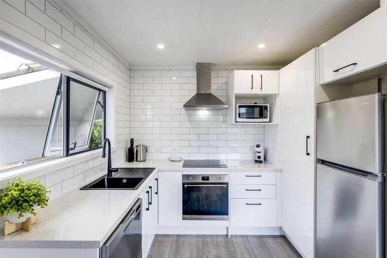 Photo of property in 27 York Avenue, Tamatea, Napier, 4112