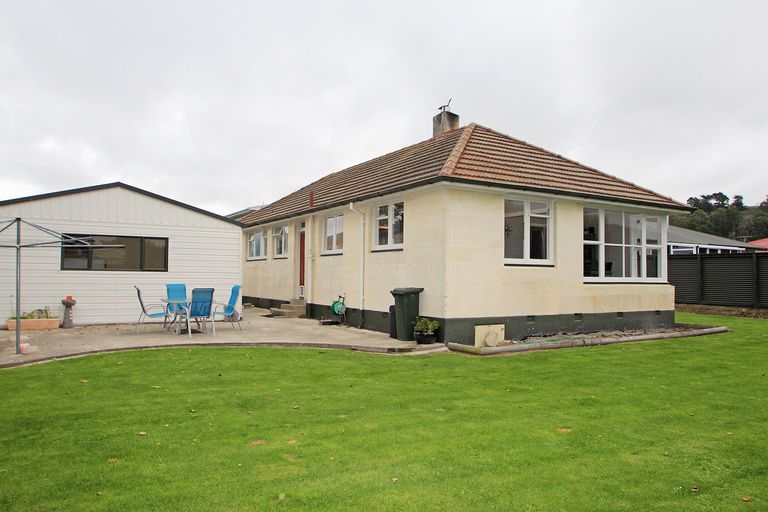 Photo of property in 35 Dacre Street, Oamaru North, Oamaru, 9400