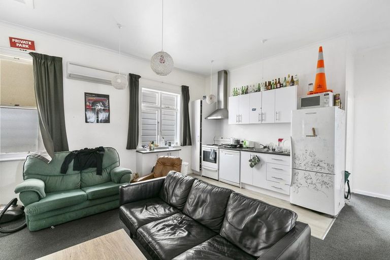 Photo of property in 262 The Terrace, Te Aro, Wellington, 6011