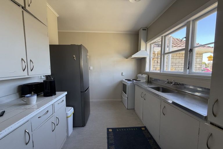 Photo of property in 192 Rathgar Road, Henderson, Auckland, 0610