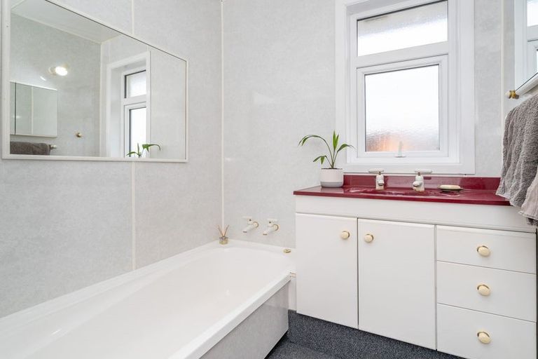 Photo of property in 54 Elwyn Crescent, Green Island, Dunedin, 9018