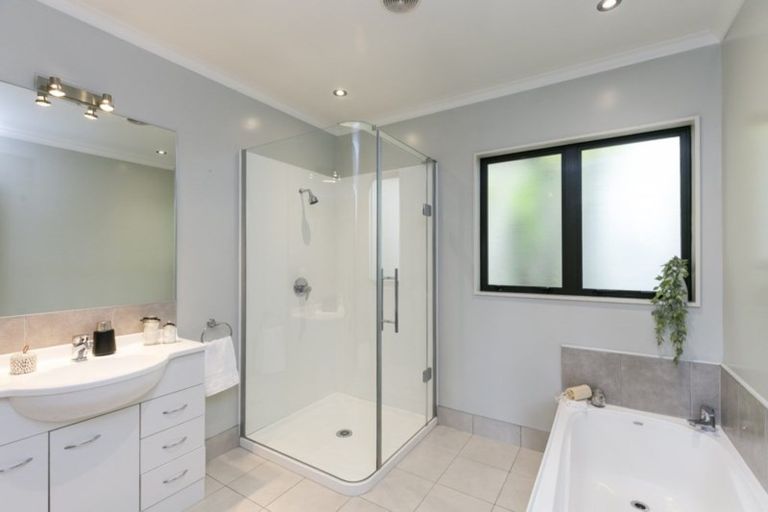 Photo of property in 16 View Road, Titahi Bay, Porirua, 5022