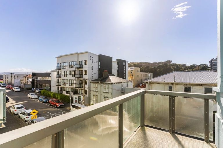 Photo of property in 11/30 Hanson Street, Mount Cook, Wellington, 6021