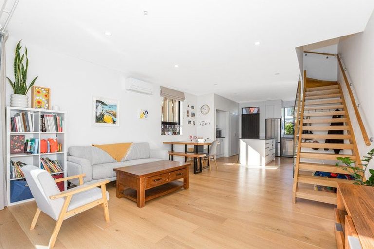 Photo of property in 16a Inglis Street, Seatoun, Wellington, 6022