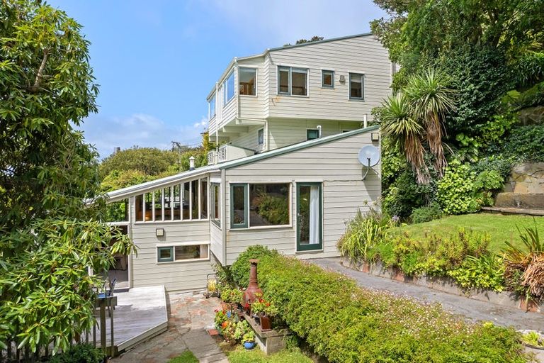 Photo of property in 79 Nicholson Road, Khandallah, Wellington, 6035