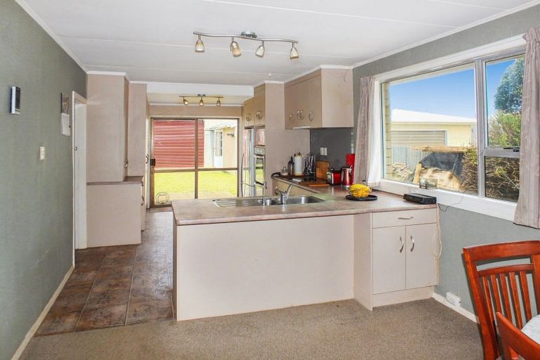 Photo of property in 14 Mack Street, Foxton Beach, Foxton, 4815
