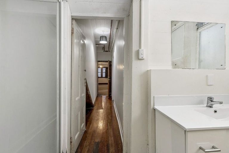 Photo of property in 195 The Terrace, Wellington Central, Wellington, 6011