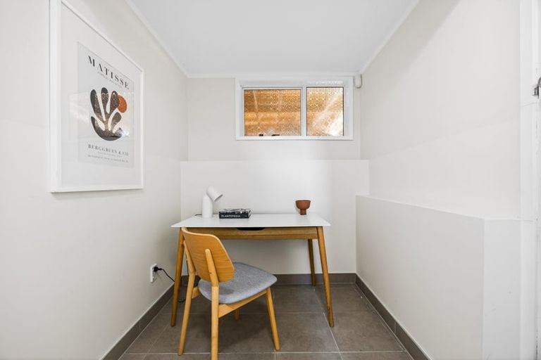 Photo of property in 20 Peter Terrace, Castor Bay, Auckland, 0620