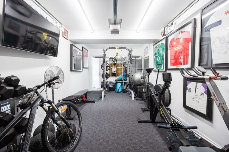 Photo of property in 5a Clifton Road, Browns Bay, Auckland, 0630