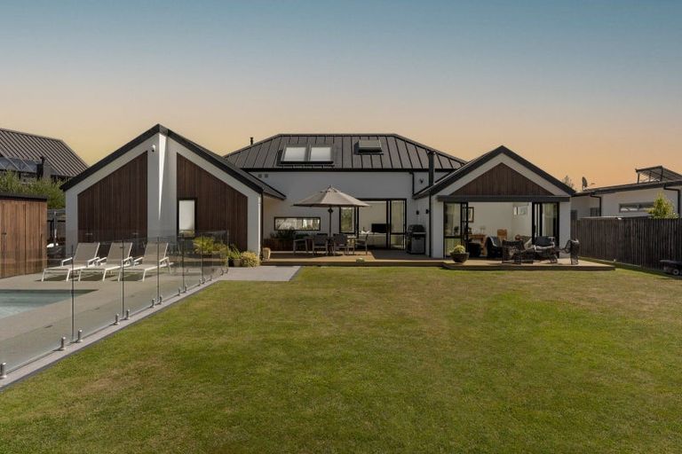 Photo of property in 5 Kawharu Street, Marshland, Christchurch, 8083