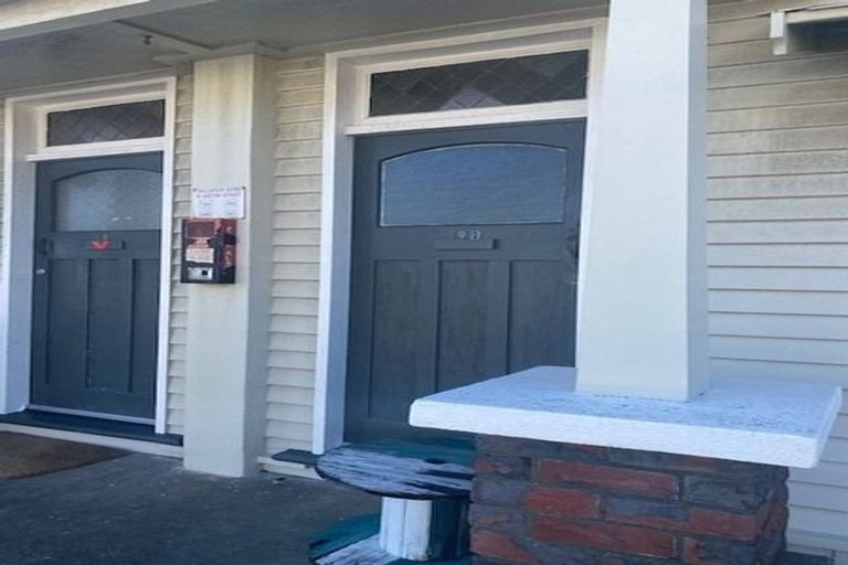 Photo of property in 19 Austin Street, Mount Victoria, Wellington, 6011