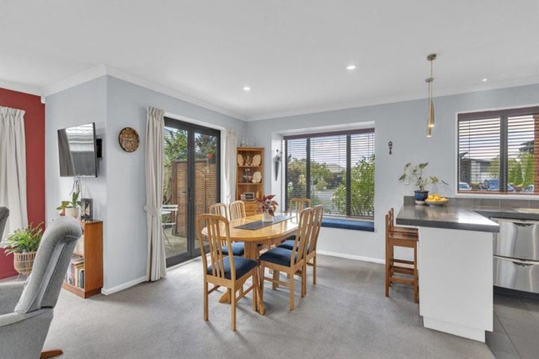 Photo of property in 5 Rooney Place, Aidanfield, Christchurch, 8025