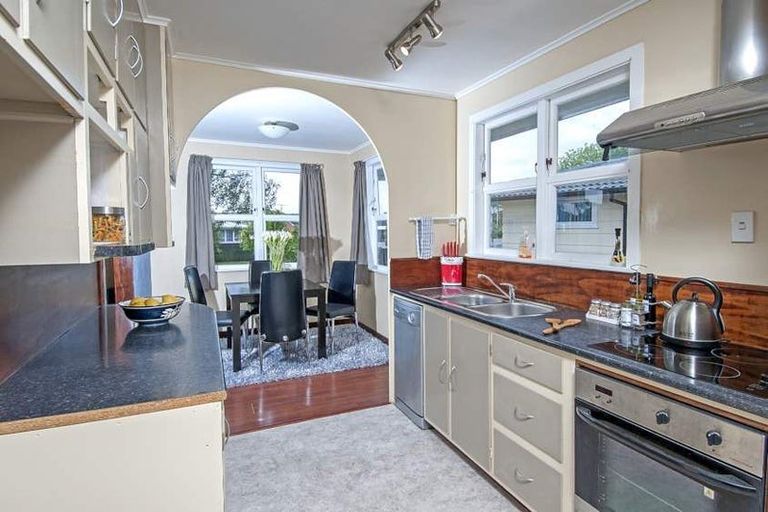 Photo of property in 32 Riverpark Crescent, Henderson, Auckland, 0610