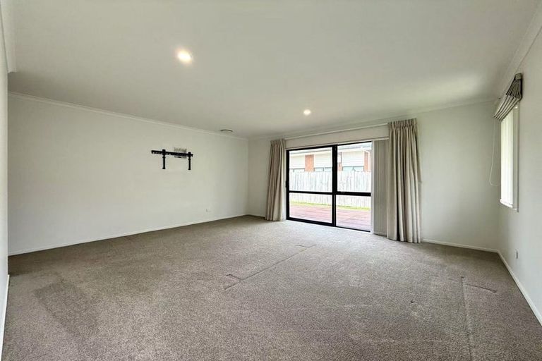 Photo of property in 1 Maple Lane, Huapai, Kumeu, 0810