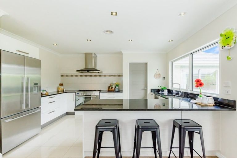 Photo of property in 7 Otupoa Way, Paraparaumu, 5032