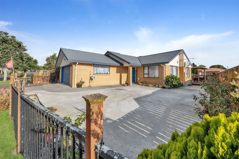 Photo of property in 14 Cyclamen Road, Mangere, Auckland, 2022