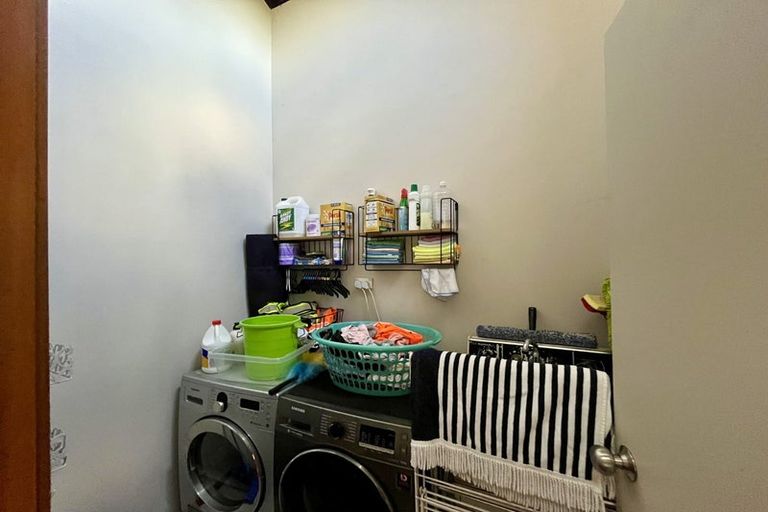 Photo of property in 2/69 Saddleback Rise, Murrays Bay, Auckland, 0630