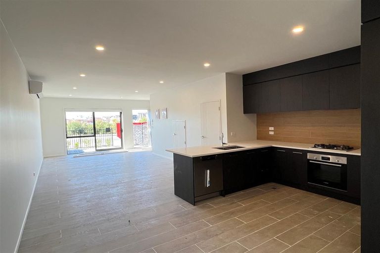 Photo of property in 27 Aramata Road, Papakura, 2110