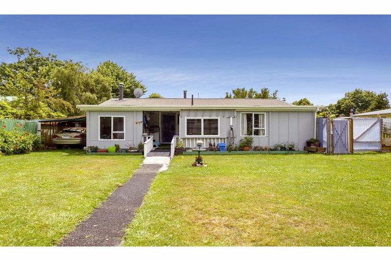 Photo of property in 37 Te Rangitautahanga Road, Turangi, 3334