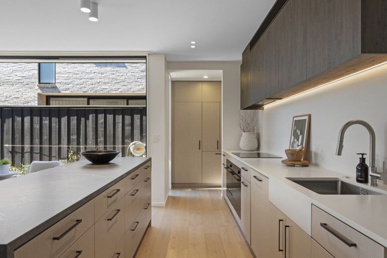 Photo of property in 32a Gracefield Avenue, Christchurch Central, Christchurch, 8013