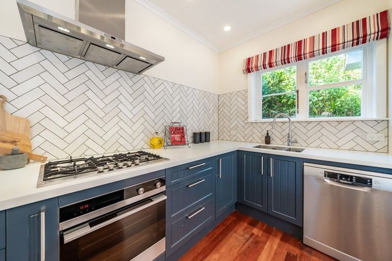 Photo of property in 8 Saint Albans Avenue, Karori, Wellington, 6012