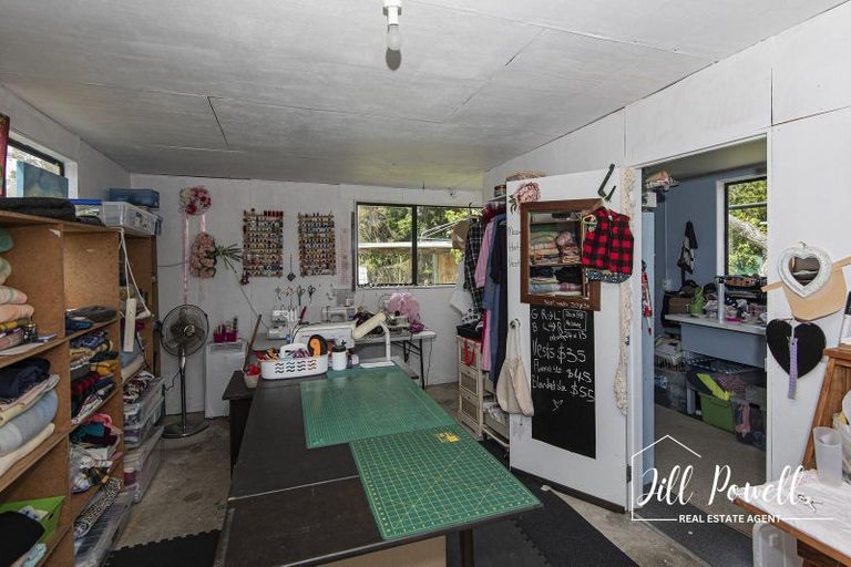 Photo of property in 32 Franklin Road, Paparoa, 0571