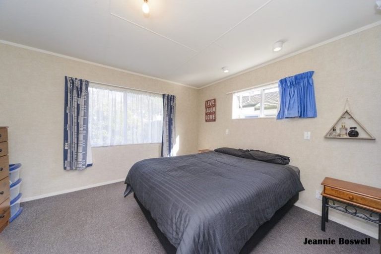 Photo of property in 25 Chadwick Place, Highbury, Palmerston North, 4412