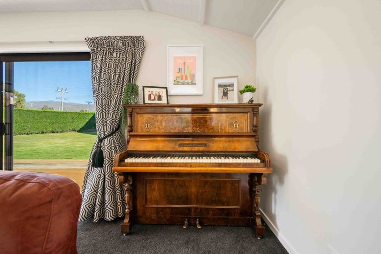 Photo of property in 1 Hall Road, Bannockburn, Cromwell, 9384