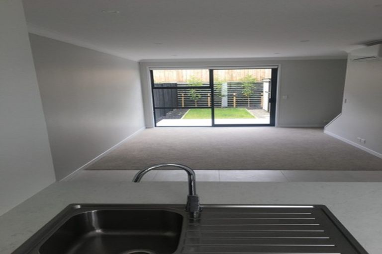 Photo of property in 21a O'meara Street, Swanson, Auckland, 0614