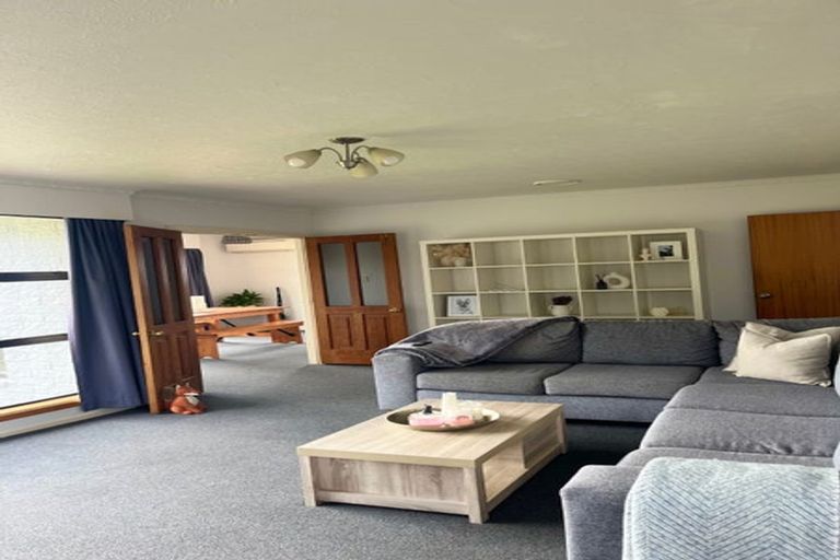 Photo of property in 15 Talltree Avenue, Avonhead, Christchurch, 8042