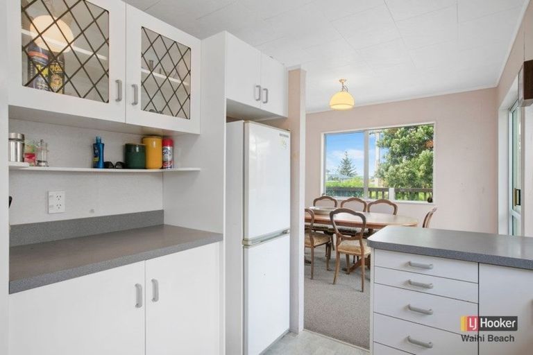 Photo of property in 212 Seaforth Road, Waihi Beach, 3611