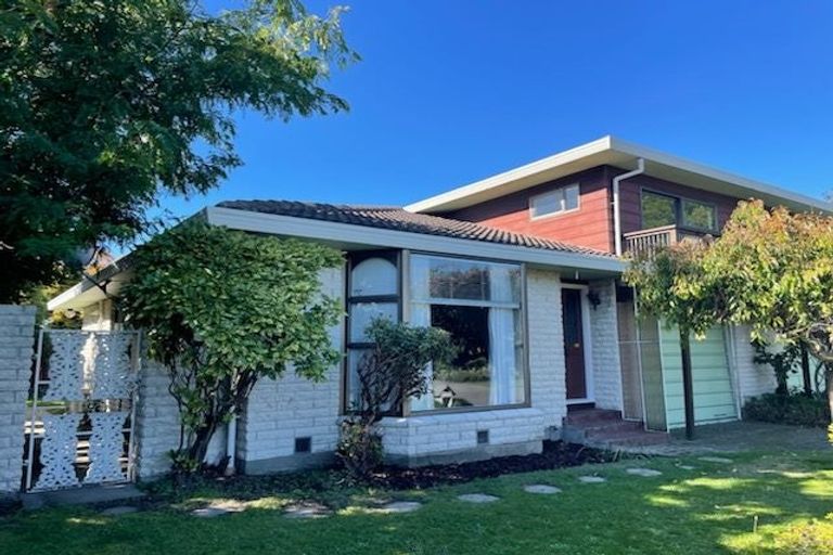 Photo of property in 2/4 Sayers Crescent, Ilam, Christchurch, 8041