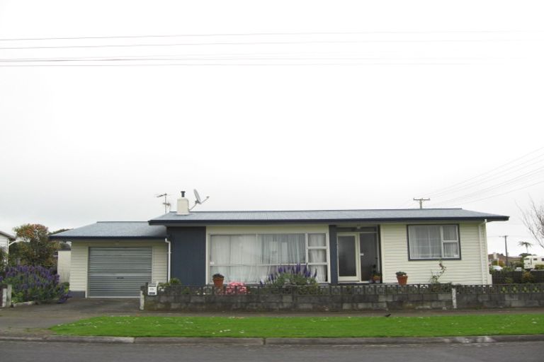 Photo of property in 71 Cracroft Street, Waitara, 4320