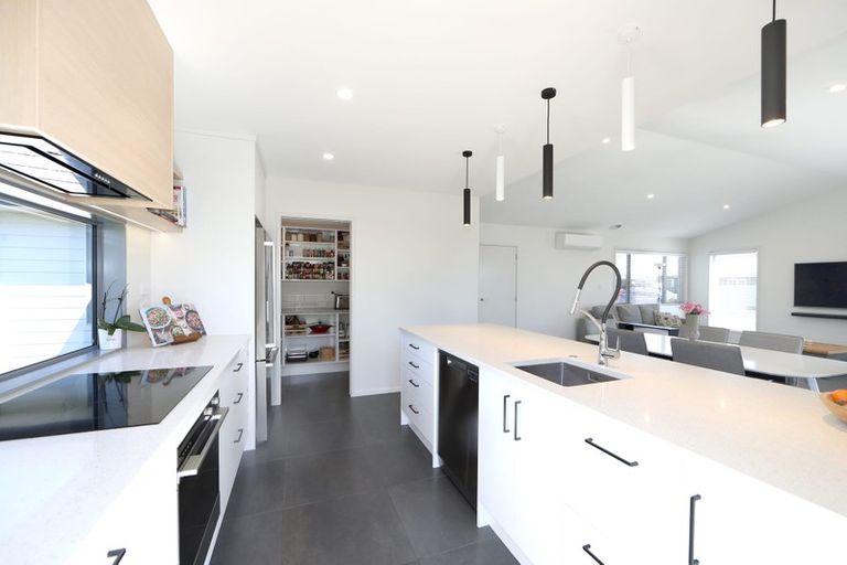 Photo of property in 13 Mckay Close, Frimley, Hastings, 4120