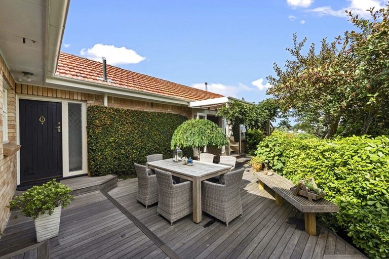 Photo of property in 33 Dalethorpe Avenue, Fairfield, Hamilton, 3214