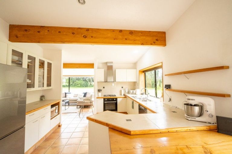 Photo of property in 915 Rangiotu Road, Rangiotu, Palmerston North, 4477