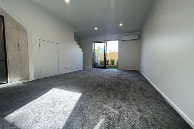 Photo of property in 4/10 Yeovil Road, Te Atatu Peninsula, Auckland, 0610