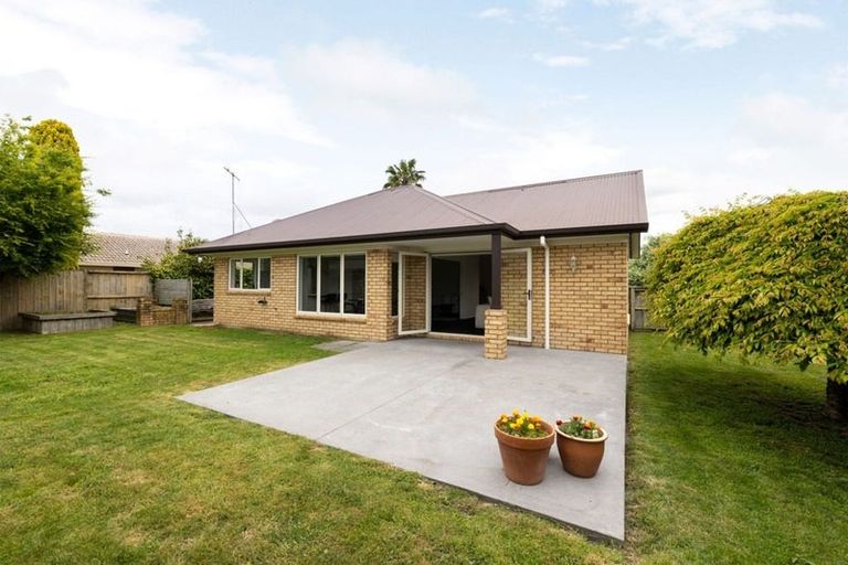 Photo of property in 2 Maahutaupeke Place, St Andrews, Hamilton, 3200