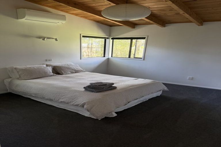 Photo of property in 4 Gradwell Place, Two Mile Bay, Taupo, 3330