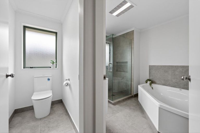 Photo of property in 42 Brooklyn Heights Drive, Kelvin Grove, Palmerston North, 4414